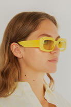 Dolly / Yellow by INDY – Transition lenses Sunglasses for Women